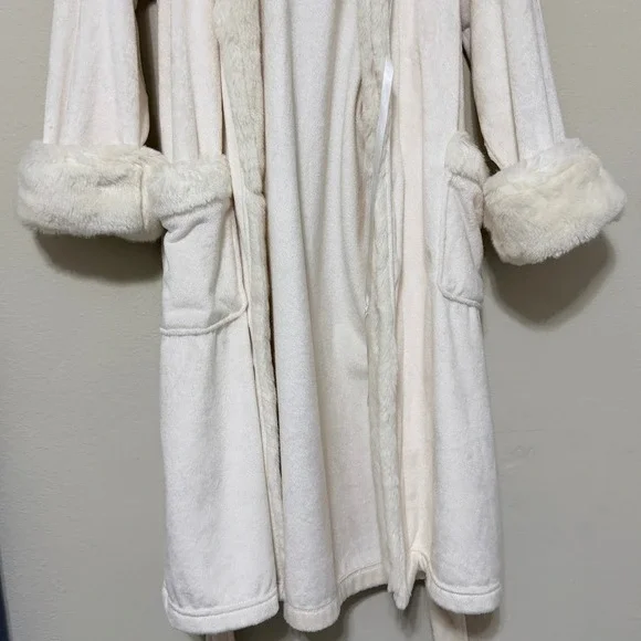 Pottery Barn Bath Robe Womens Large Ivory Cream Faux Fur Luxurious Soft Lounge